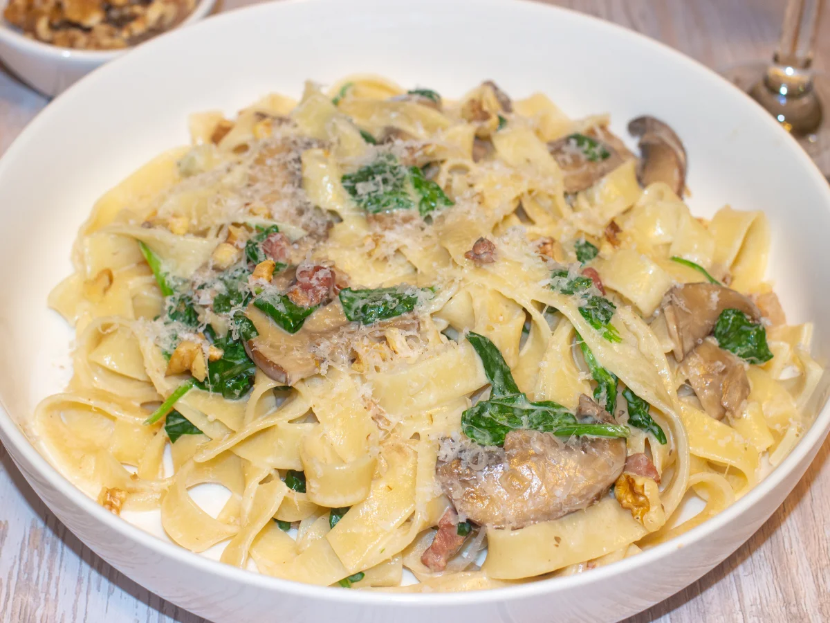 Creamy Pancetta, Mushroom and Spinach Fettuccine