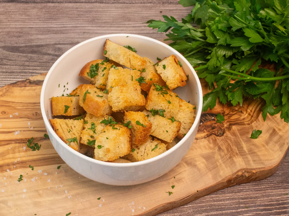 Homemade Chunky Garlic Croutons